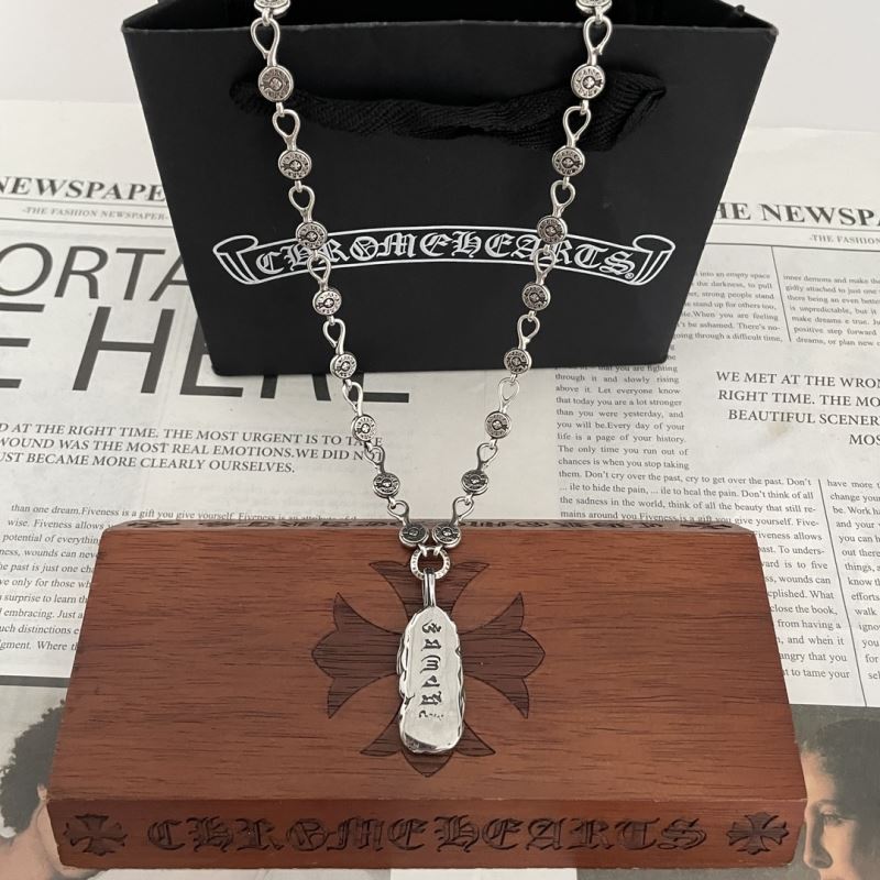Ch**me He**ts necklaces